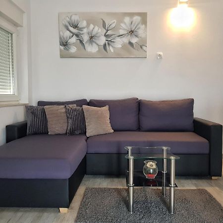 Apartman Nela Apartamento Kaštel Sućurac Exterior foto