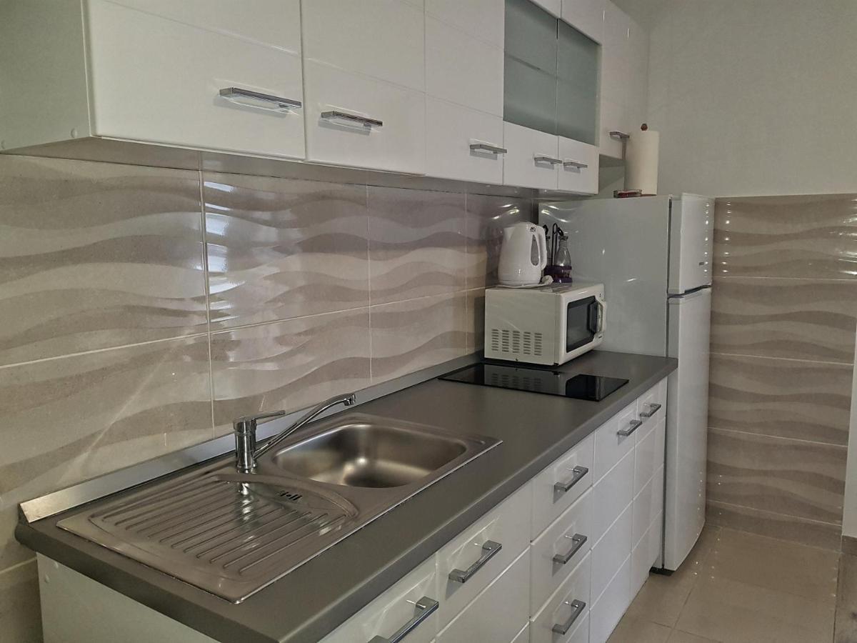 Apartman Nela Apartamento Kaštel Sućurac Exterior foto
