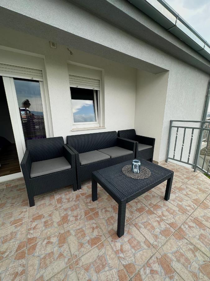 Apartman Nela Apartamento Kaštel Sućurac Exterior foto