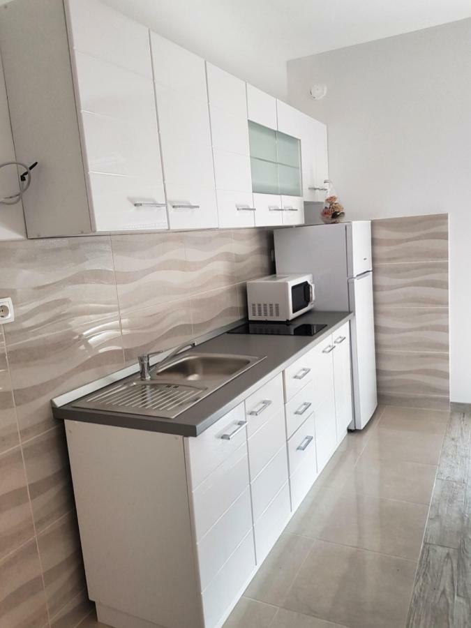 Apartman Nela Apartamento Kaštel Sućurac Exterior foto